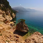 Andrea - Beachfront & Sea-view Terrace Marusici (Split-Dalmatia)