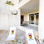 Andrea - Beachfront & Sea-view Terrace Lejlighed
