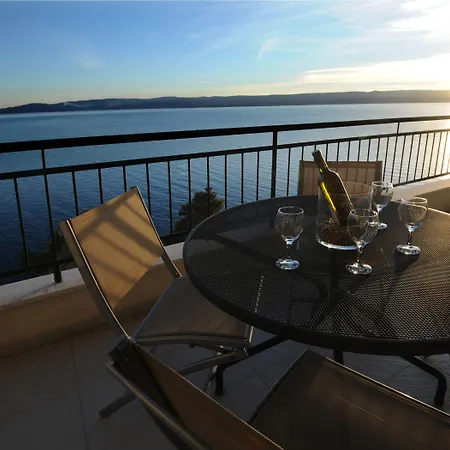 Andrea - Beachfront & Sea-view Terrace * Marusici (Split-Dalmatia)