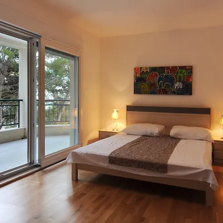 Andrea - Beachfront & Sea-view Terrace * Marusici (Split-Dalmatia)