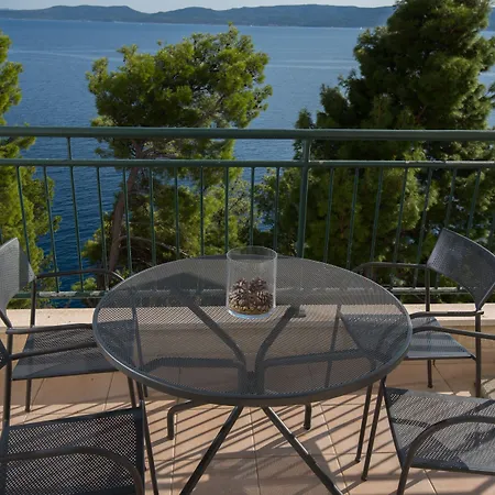Andrea - Beachfront & Sea-view Terrace Lejlighed Marusici (Split-Dalmatia)