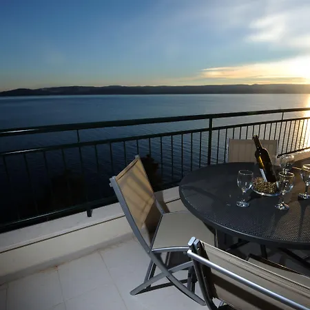 Apartmán Andrea - Beachfront & Sea-view Terrace Marusici (Split-Dalmatia)