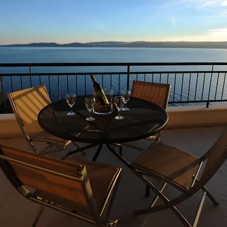 Andrea - Beachfront & Sea-view Terrace Apartmán