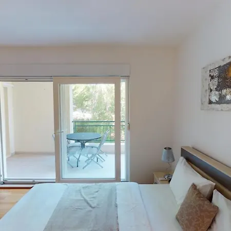 Апартаменти Andrea - Beachfront & Sea-view Terrace *