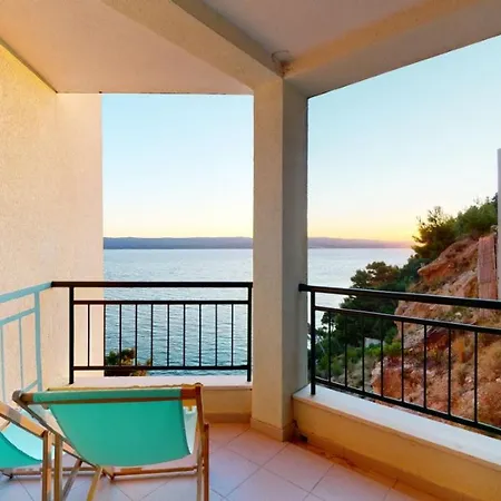Andrea - Beachfront & Sea-view Terrace Marusici (Split-Dalmatia)