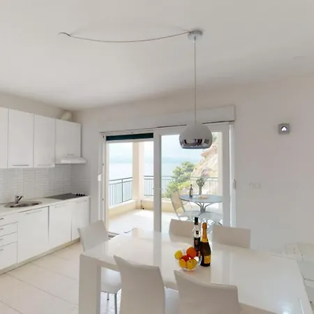 Andrea - Beachfront & Sea-view Terrace Marusici (Split-Dalmatia)
