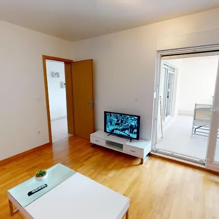 Andrea - Beachfront & Sea-view Terrace Marusici (Split-Dalmatia)