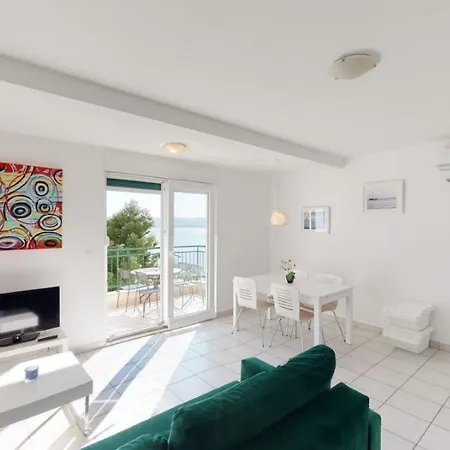 Andrea - Beachfront & Sea-view Terrace * Marusici (Split-Dalmatia)