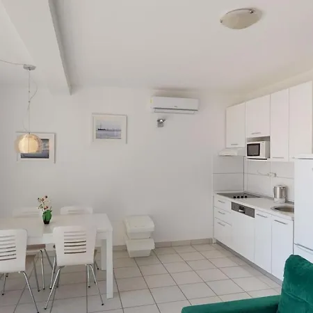 Apartmán Andrea - Beachfront & Sea-view Terrace *