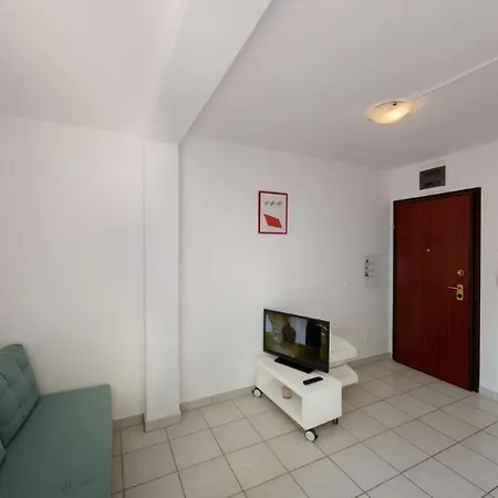 Апартаменти Andrea - Beachfront & Sea-view Terrace Marusici (Split-Dalmatia)